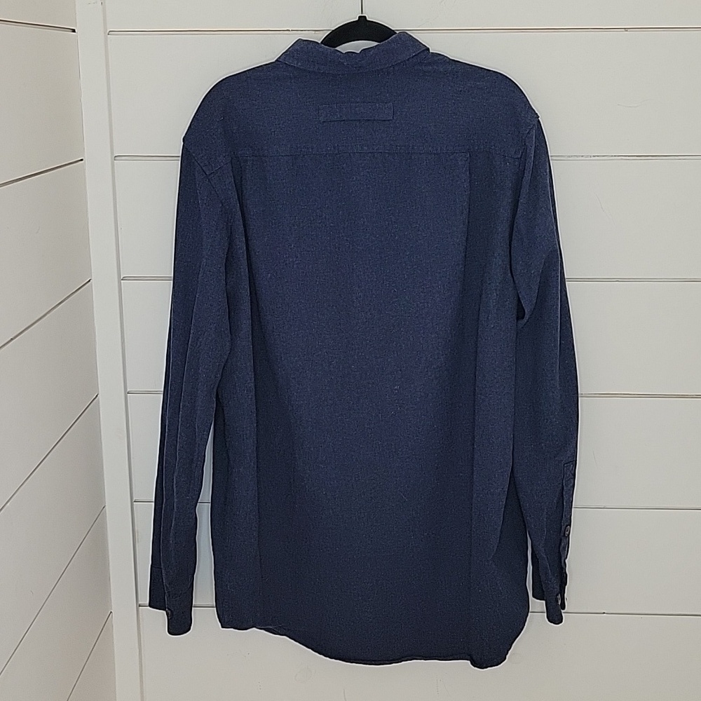 NWOT Duluth Trading Co. large tall blue button-down shirt. 100% cotton - Picture 2 of 5